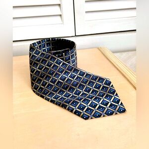 Platinum Designs silk tie
